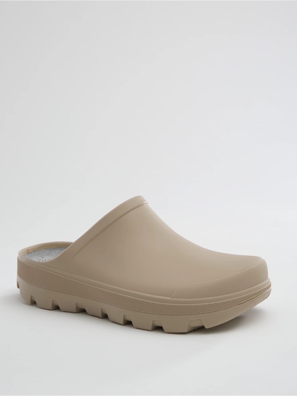 Kamik Women's Slip-On Clog in Fossil